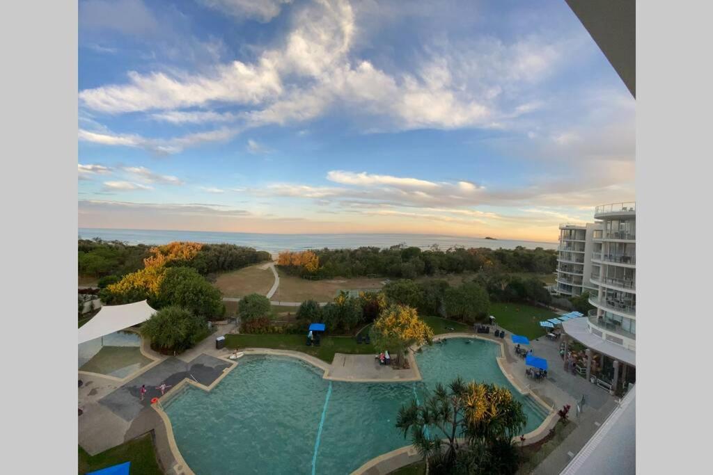 Ocean Bliss - Top Floor Beachfront Studio With Amazing Views ! Marcoola Exteriör bild
